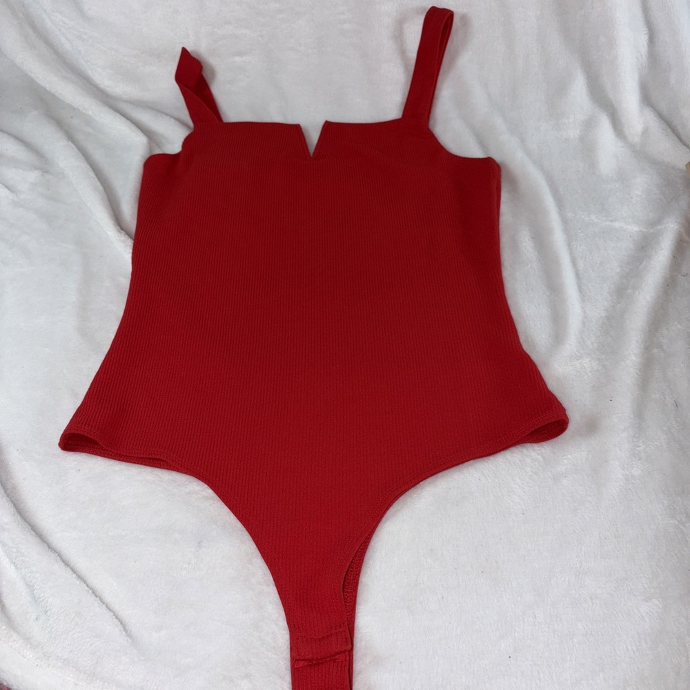TCEC textured knit split-neck tank bodysuit Large Wide Strap Red Boutique style